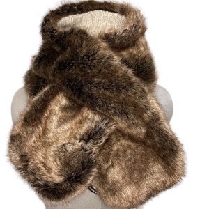 Stella & Dot Faux fur scarf